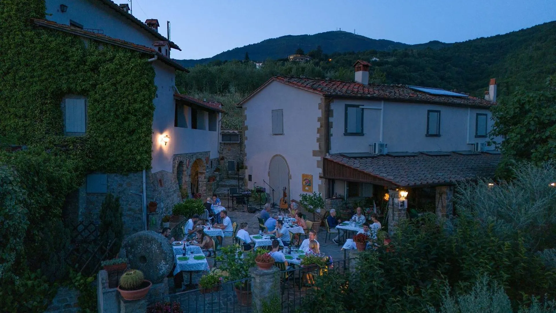 Farm stay Agriturismo Borgo Mocale Villa Castelfranco di Sopra Italy